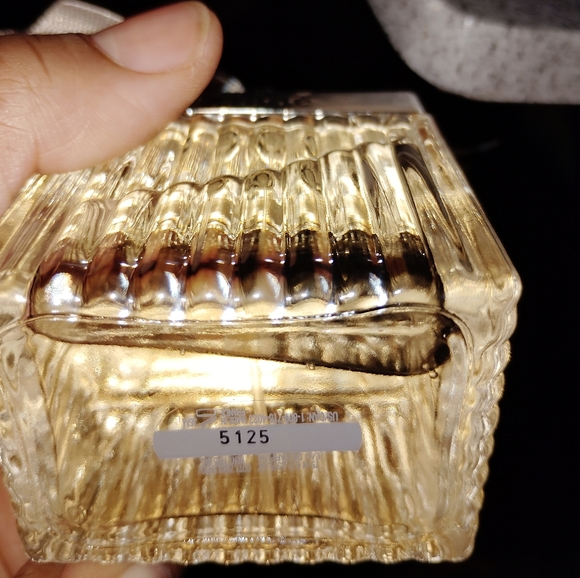 Chloe - Picture 4 of 6